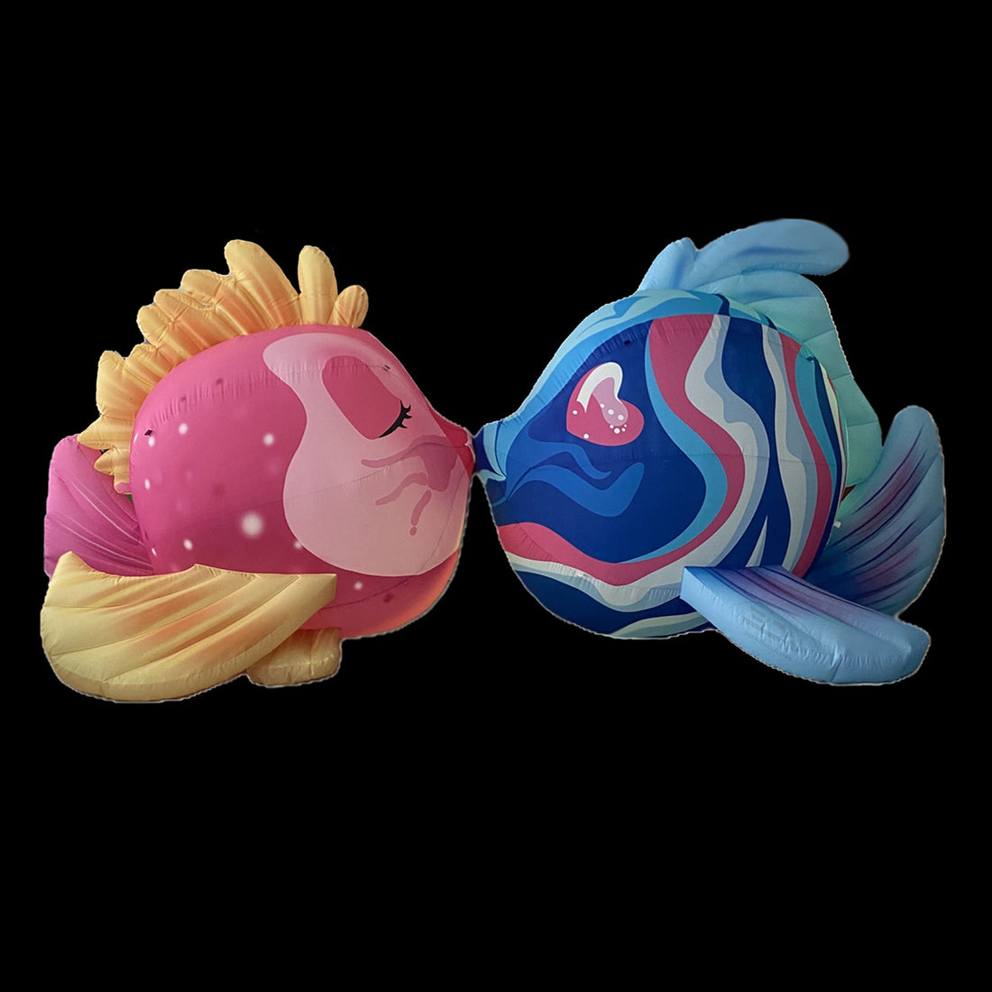 KISSING FISH - 01